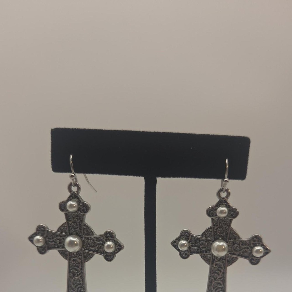 Silverstone scrollwork cross with faux pearls